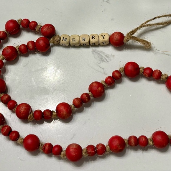 Rustic Red Bead Garland With MERRY Wood Word Holiday CHRISTMAS Decor - Picture 10 of 10